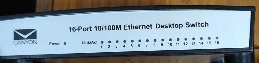 Комутатори мережеві 16-портові switch D-Link Planet Canyon 100 Мбіт/с