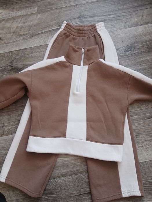 Теплий костюм на дівчинку