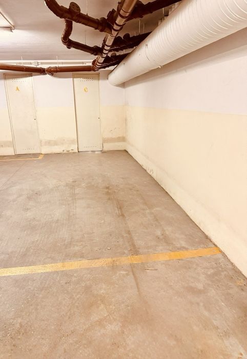 Apartamento T1 com lugar de garagem e arrumos
