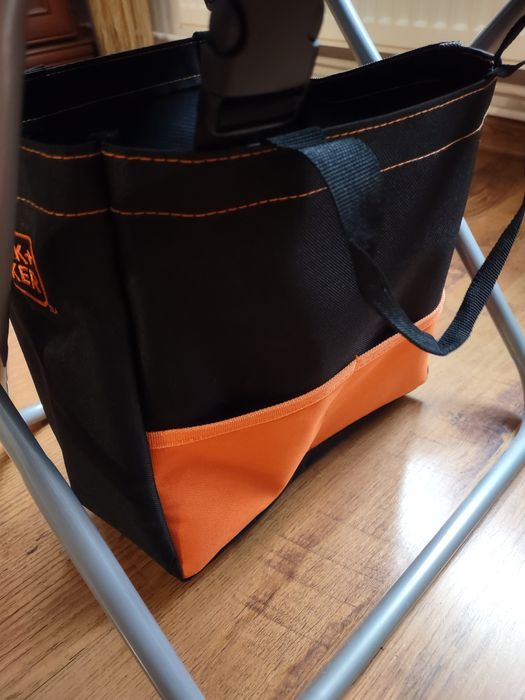 Krzesełko monterskie Black+Decker