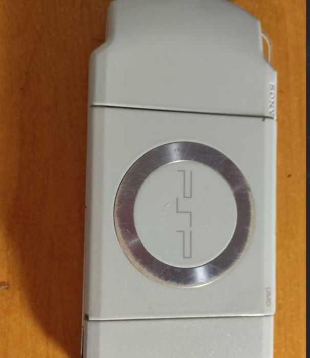 Sony PSP 3000 + чехол и зарядка