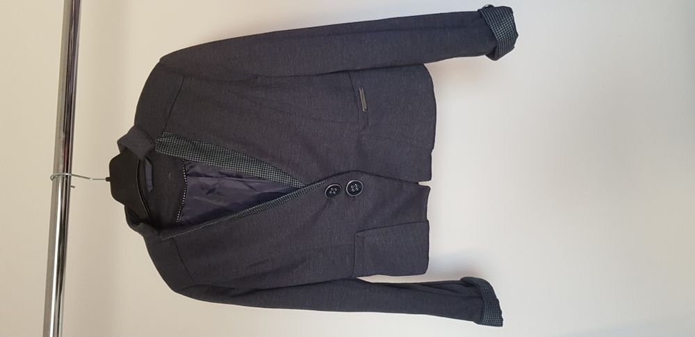 Komplet dziewczęcy marynarka i spódnica