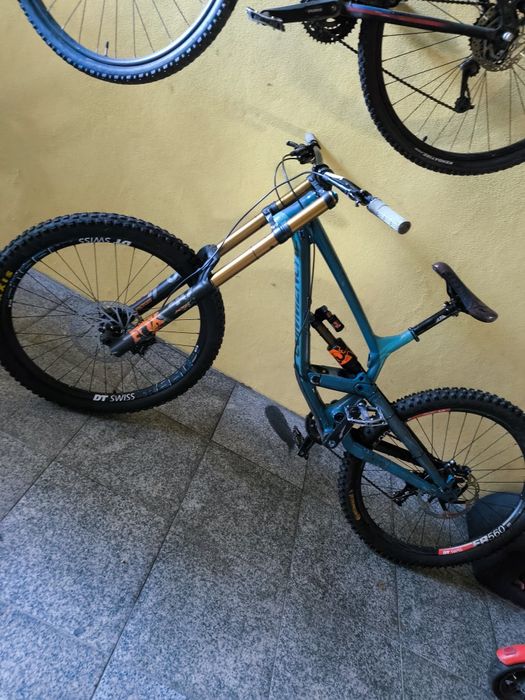Bicicleta commencal furious 2019