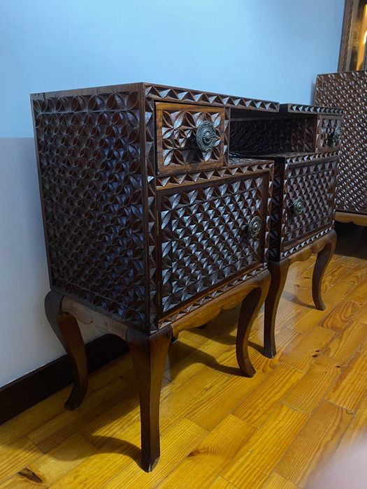 Mesinhas de cabeceira trabalhadas dos anos 60