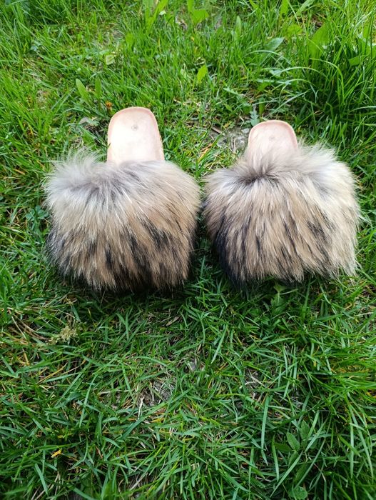 klapki z futerkiem naturalnym