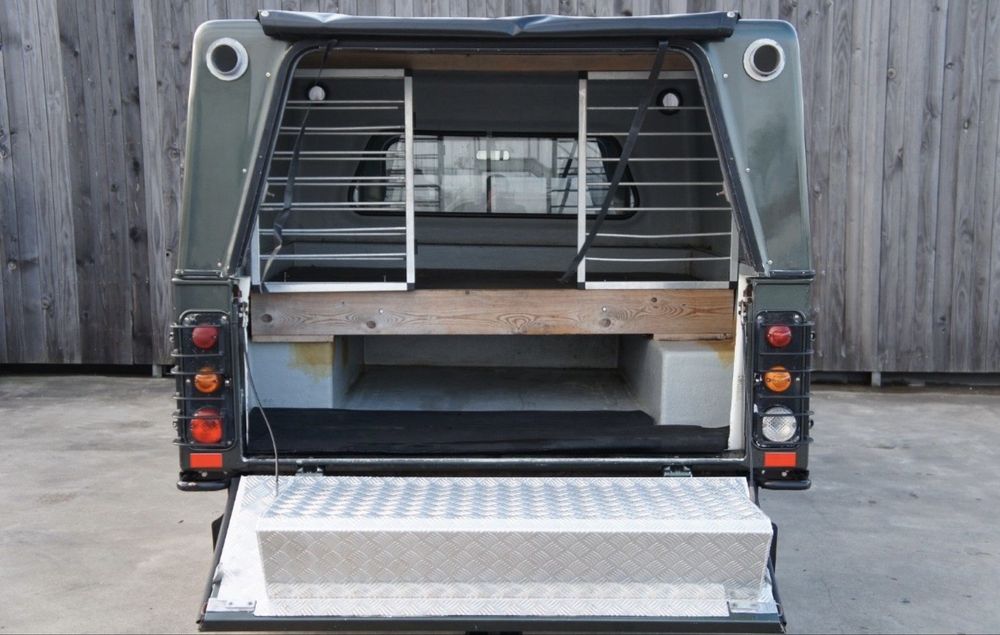 Land Rover Defender 130