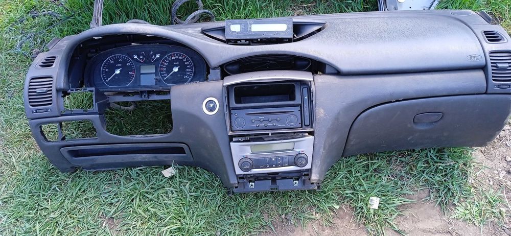 фари  Капот двери ляда RENAULT Laguna2 Scenic 1,2 Kangoo1