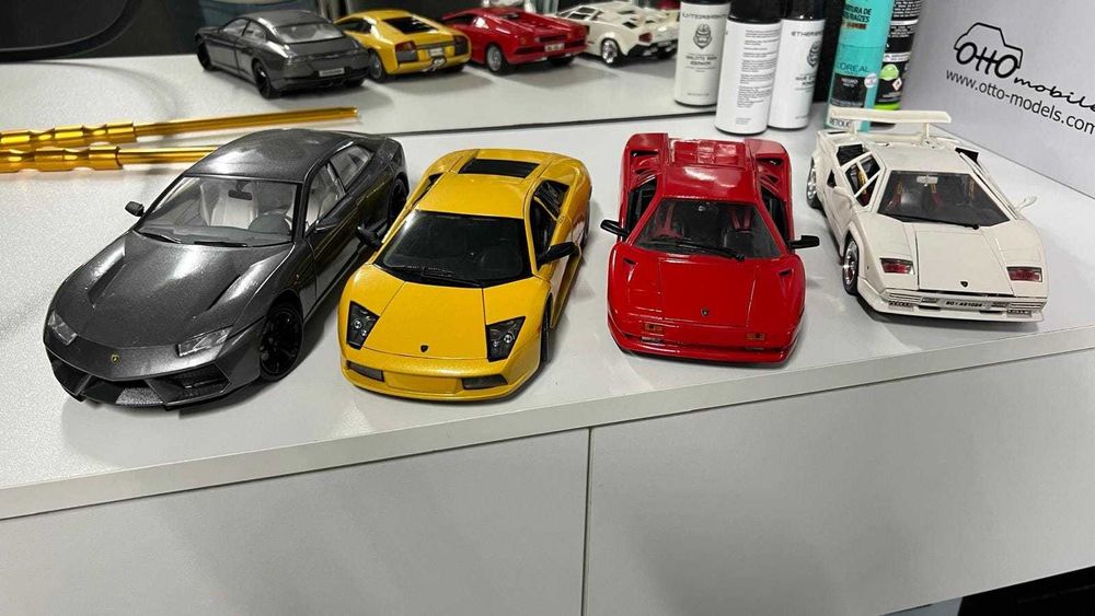Coleção Miniaturas 1:18 - Lote 32 Carros (Ferrari, Lamborghini, Bugatti)