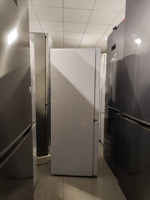 Компактний холодильник KERNAU KFRC 15153.1 NF W з Європи