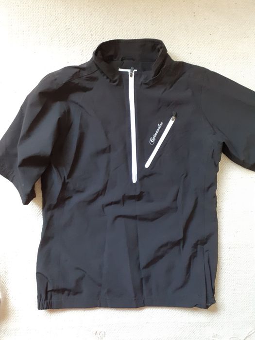 Casaco desportivo manga curta impermeável