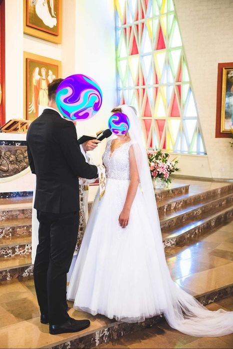 Biała sukienka ślubna
