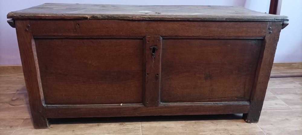 Sprzedam kufer dębowy