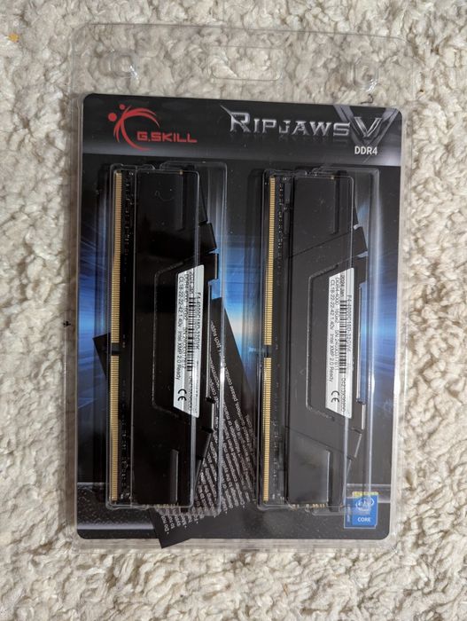 Оперативна пам'ять ddr4 32 gb / 24 gb / 16 gb