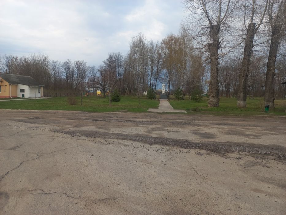 Продам земельну ділянку в Затишному