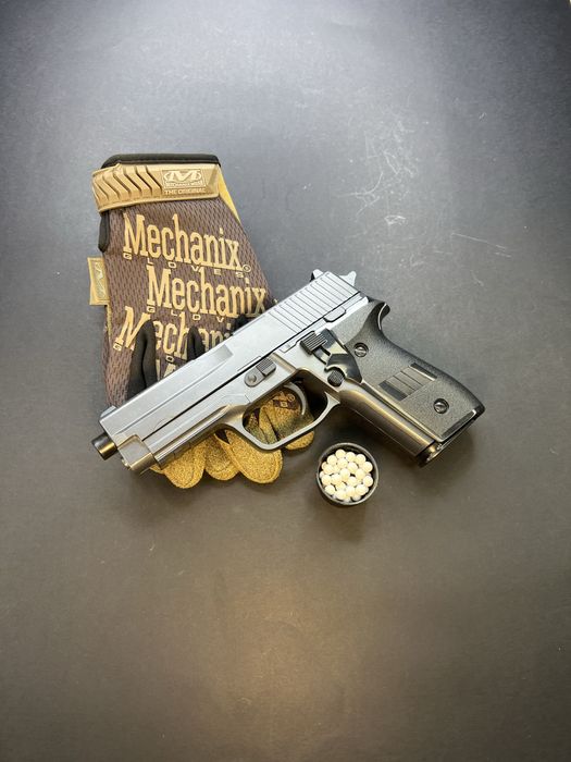 Металевий пістолет SS P226 — іграшкова модель V12 silver-grey