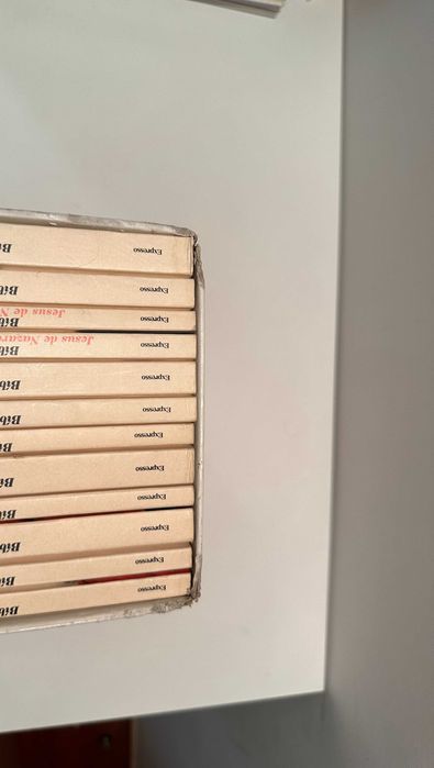 Bíblia -  O Livro dos Livros - 12 volumes - edição Expresso