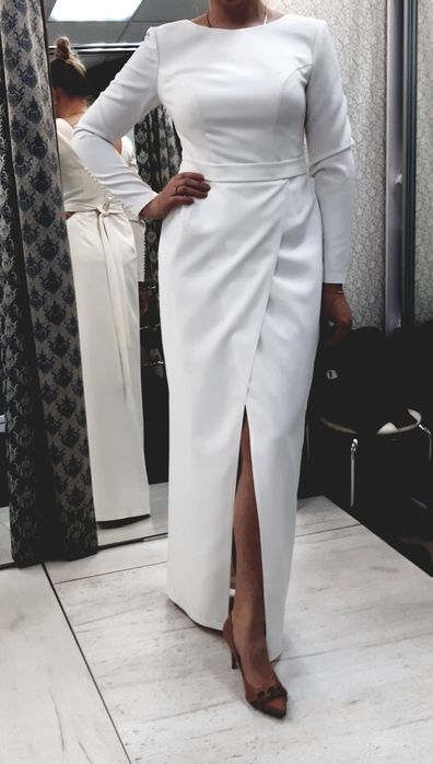 Весільня сукня в білому кольорі