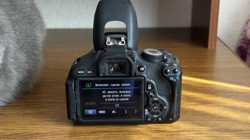 Продам Canon 600D+комплект