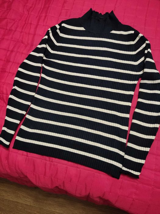 Półgolf w paski granatowo-białe