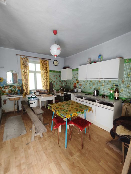 Продам дом в Яськах на 25 сотках земли