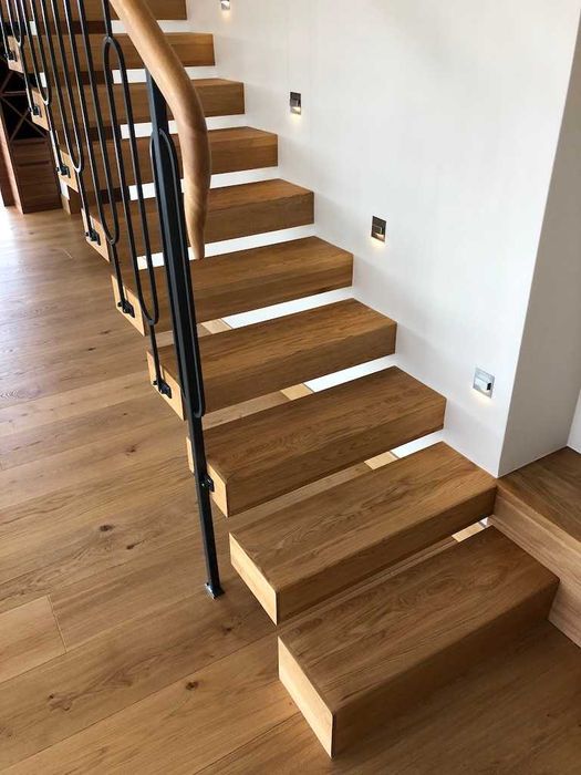 Schody półkowe dębowe z balustradą Wycena Gratis !