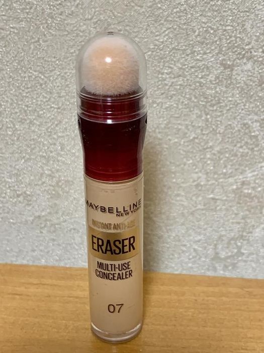 Консилер  від мейбеллін