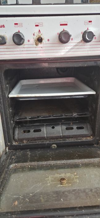 Газова плита 4 комфорки