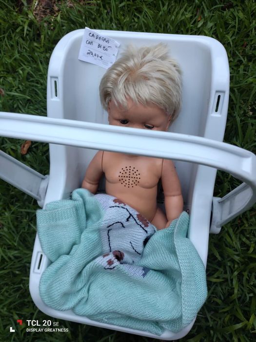 Cadeirinha da marca Chicco para bonecas