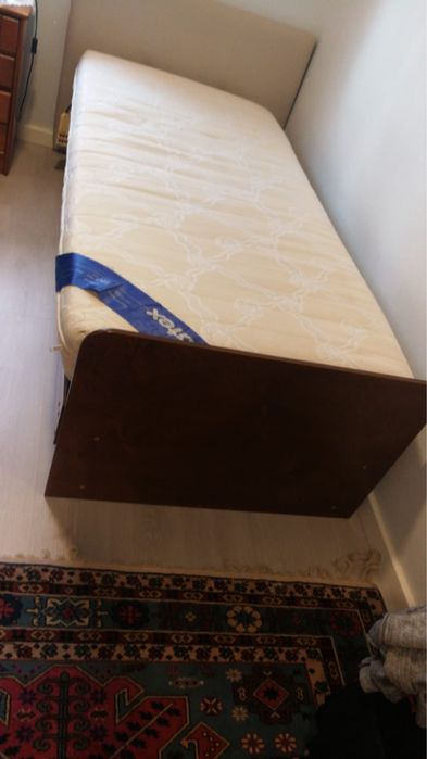 Cama articulada com colchao