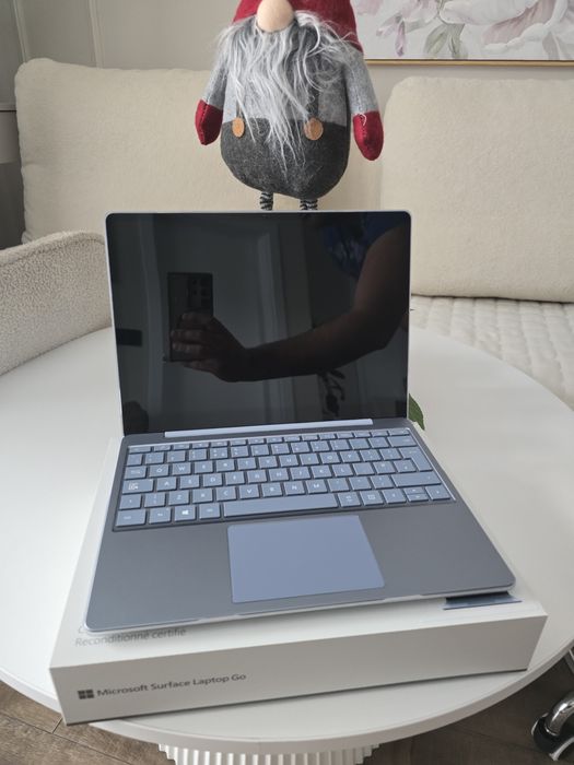 Microsoft Surface Laptop Go i5 10th 8GB Ram 128 ssd jak nowy