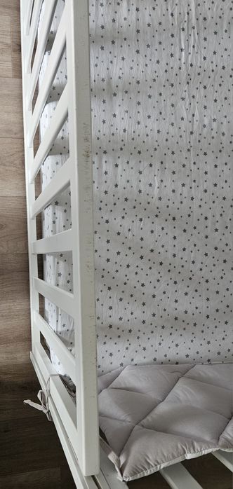 Продам дитяче ліжечко з матрасиком