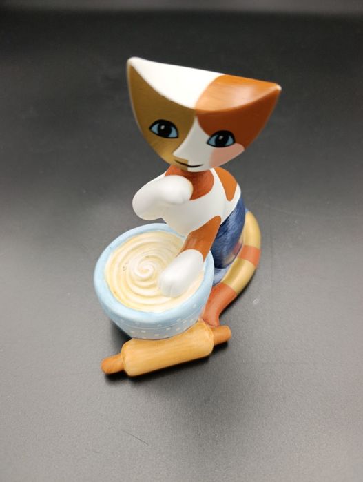Figurka Porcelanowa niemieckiej marki Goebel