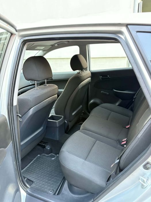 Hyundai i30 1.4   Rok 2009