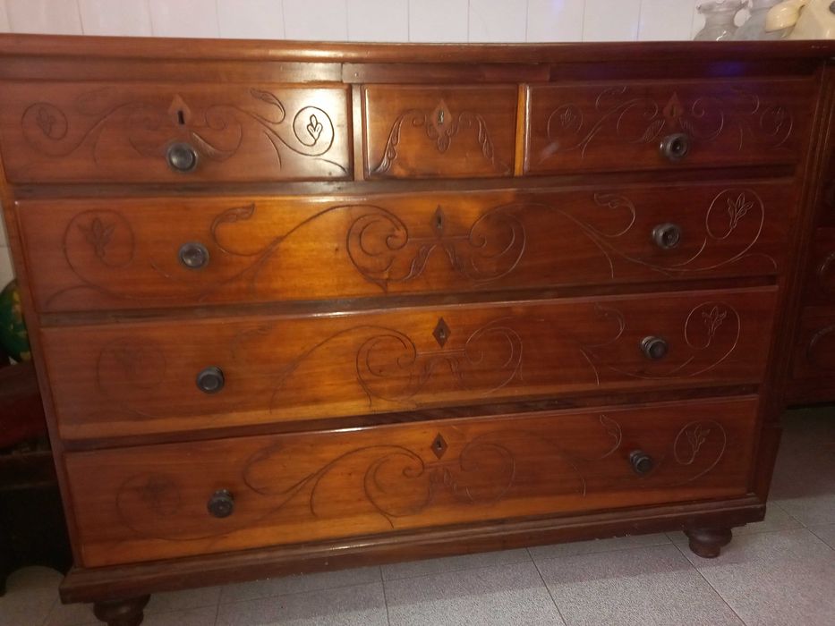 Comoda Antiga Cerejeira