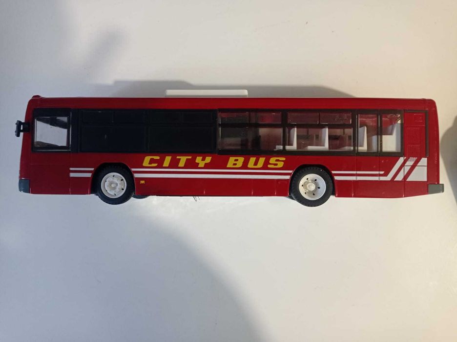 Zdalnie sterowany autobus