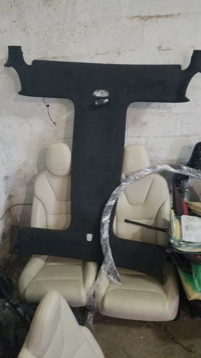 Tesla model x  потолок