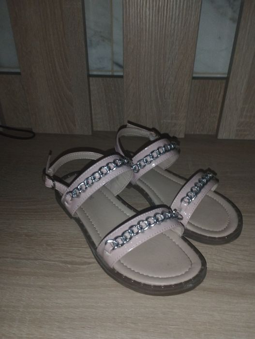 Босоніжки дитячі