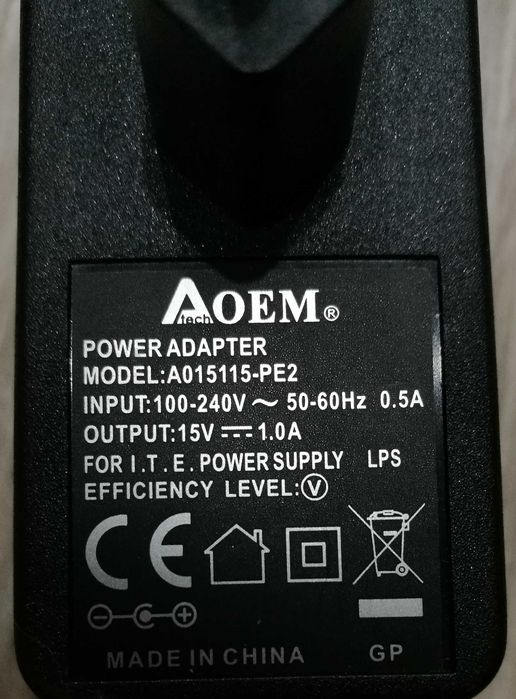 Блоки живлення та кабелі