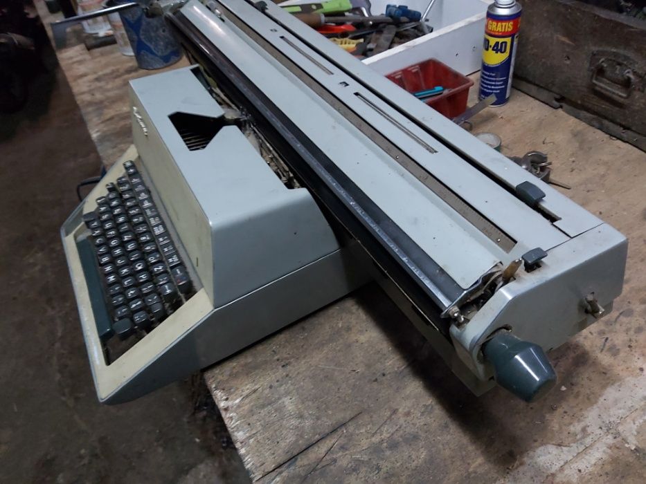 sprzedam maszynę do pisania OPTIMA