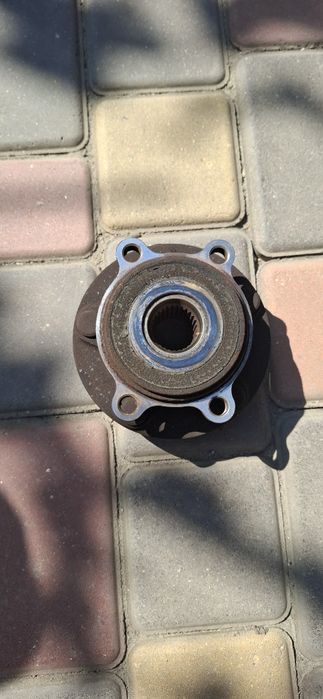 Ступиця Мазда 3, підшипник ступиці