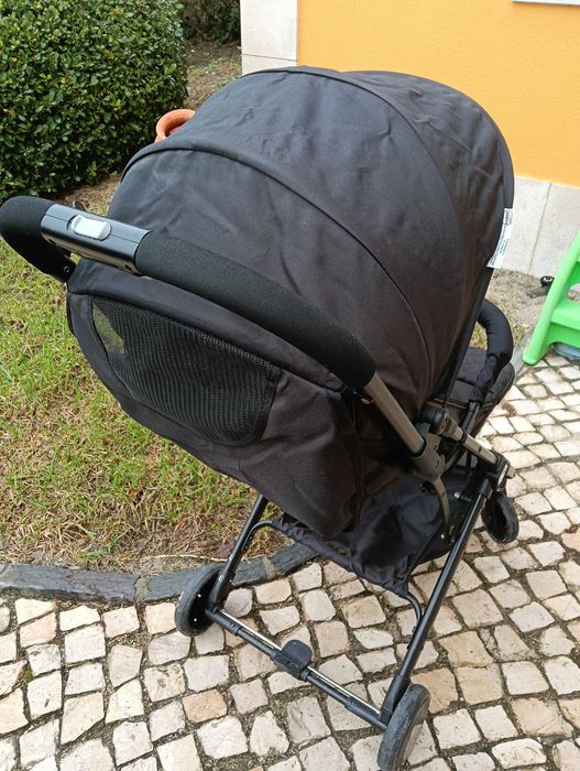 Carrinho bebé dobrável cabine avião