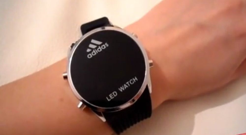 Часы Adidas , отличные