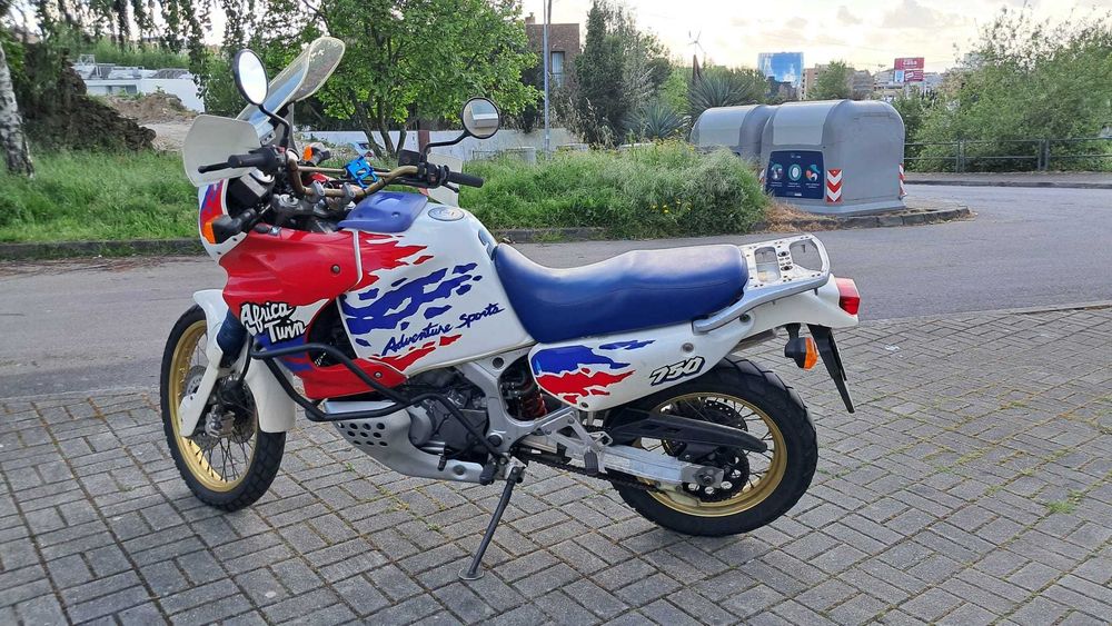 Honda Africa Twin 750 - RD07