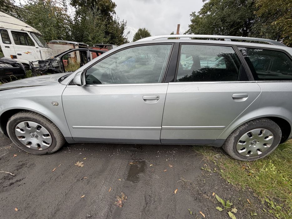 Drzwi Audi A4 B6 kombi LY7W A4B6 poszycie drzwi