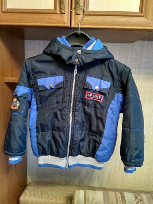 Куртка дитяча зкапішоном