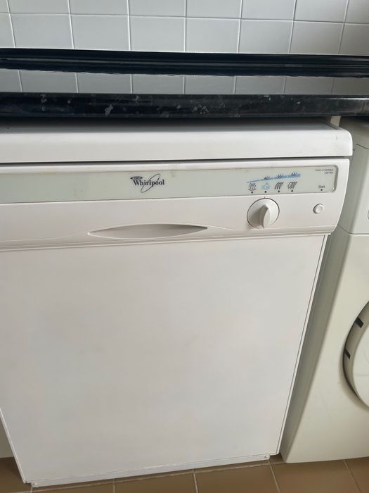 Máquina de lavar loiça Whirlpool