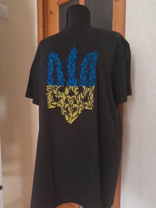Вишита футболка.