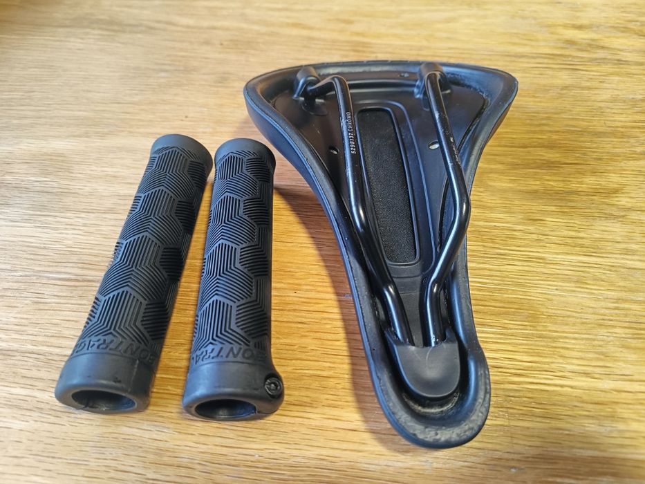 Selim Trek Verse + Punhos Bontrager XR Trail Comp