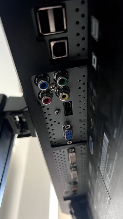 Monitor DELL 27" U2711 / Matryca IPS /  SUPER  STAN !!!