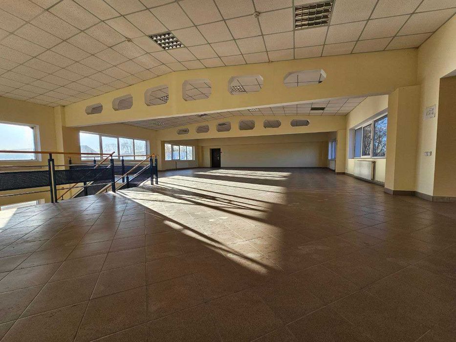 Продаж будівлі комерційного призначення 903м2, Богородчани